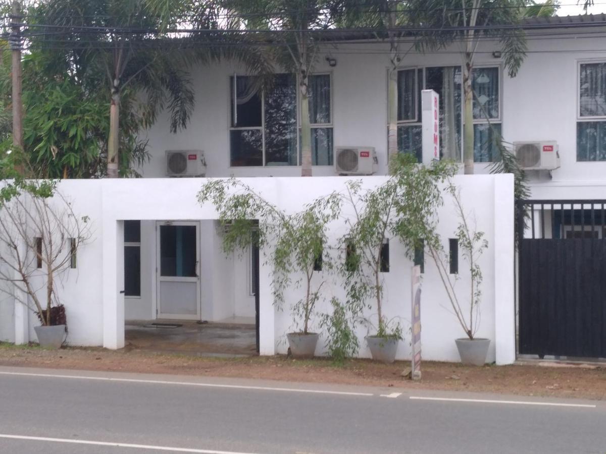 Saragama Holiday Resort Kurunegala Exteriör bild